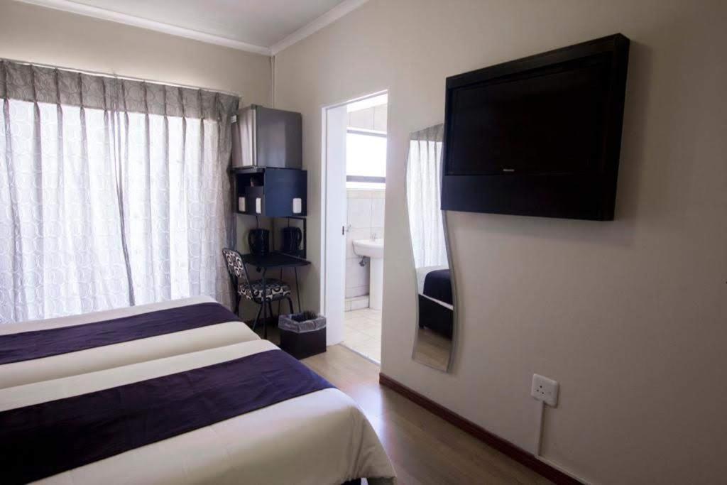 Scenery Maqalika Guesthouse Maseru Bagian luar foto