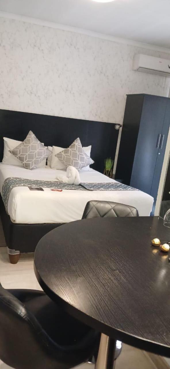 Scenery Maqalika Guesthouse Maseru Bagian luar foto